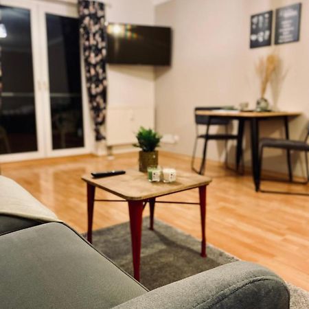 Saniertes Studio - Elisa - Mit Balkon, Wlan, Smart-Tv & Kueche In City-Naehe Erfurt Dış mekan fotoğraf