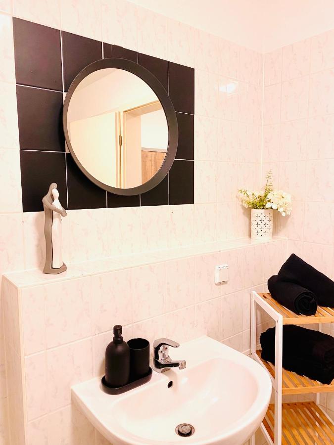 Saniertes Studio - Elisa - Mit Balkon, Wlan, Smart-Tv & Kueche In City-Naehe Erfurt Dış mekan fotoğraf