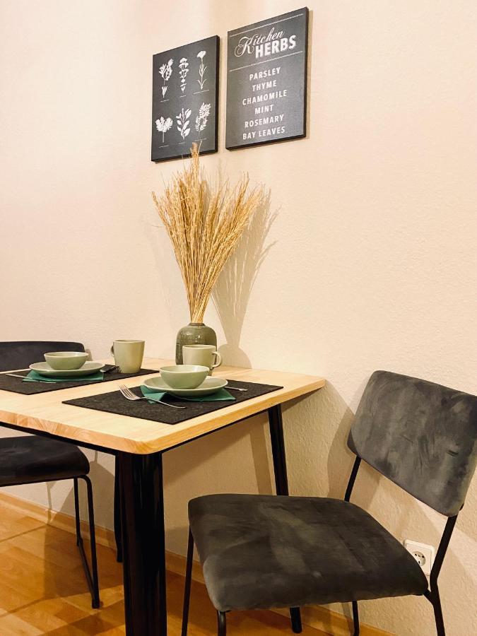 Saniertes Studio - Elisa - Mit Balkon, Wlan, Smart-Tv & Kueche In City-Naehe Erfurt Dış mekan fotoğraf